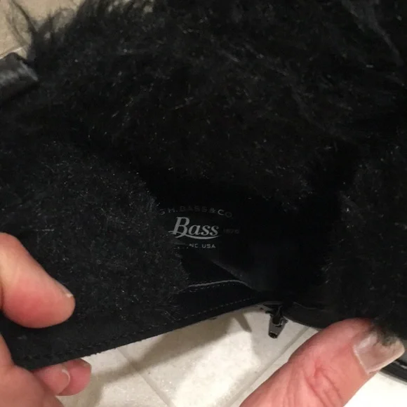 EUC Bass Mara Fur Waterproof Leather Boots Black Size 8.5 - Picture 8 of 10